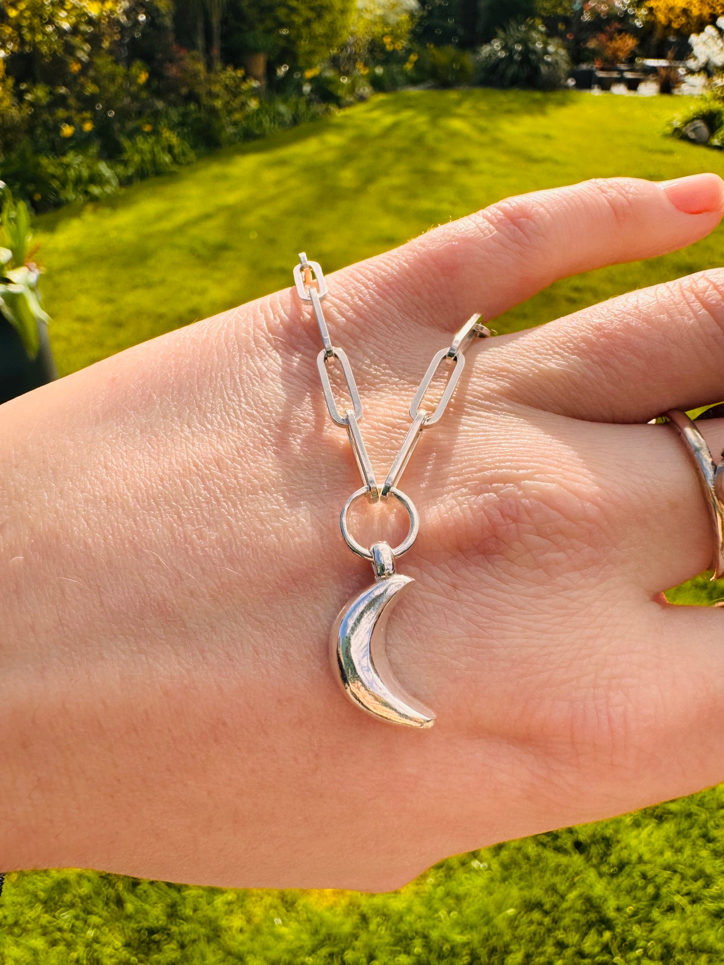 MOON TRACE CHAIN NECKLACE