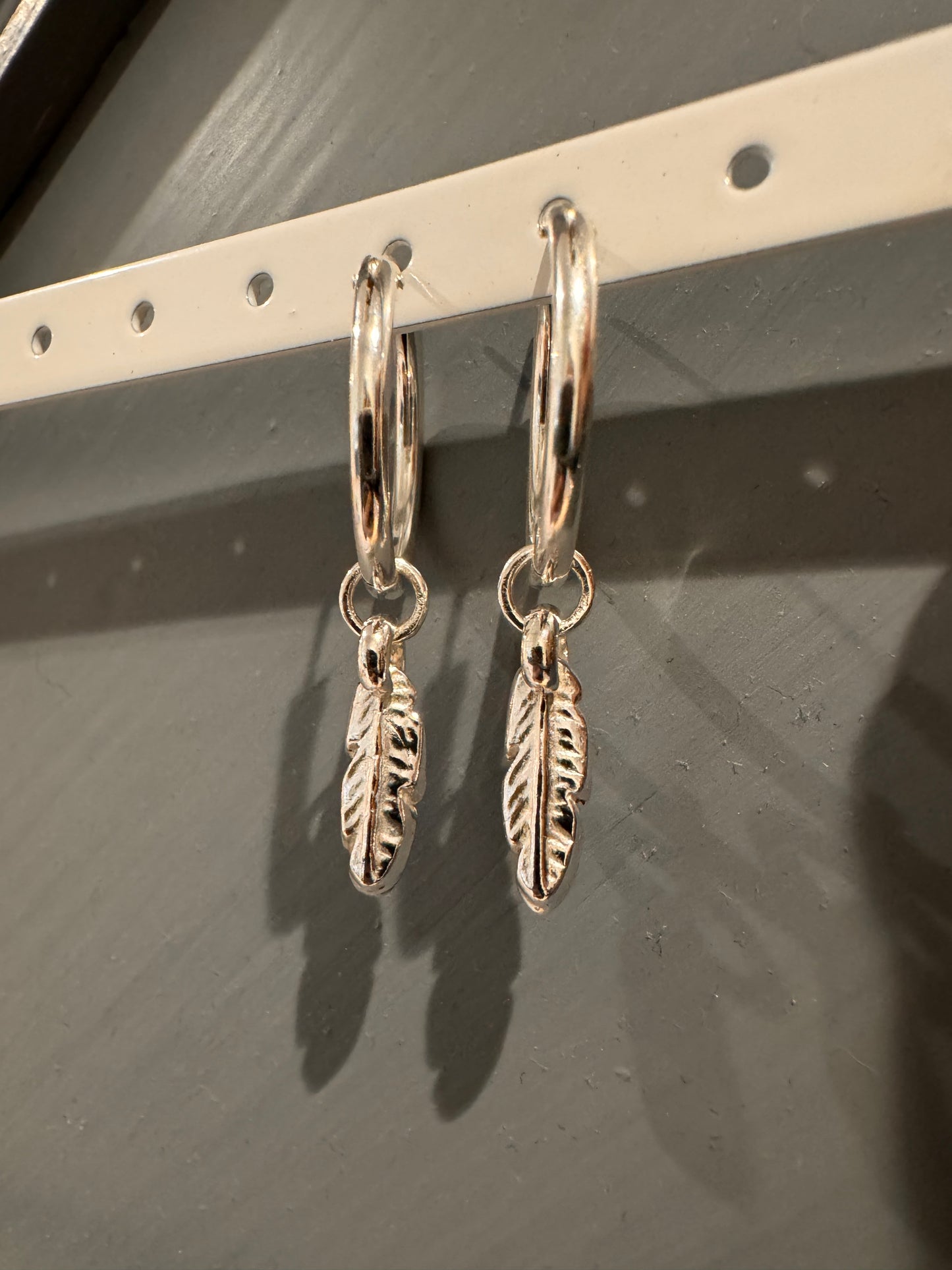 FEATHER HOOP EARRINGS