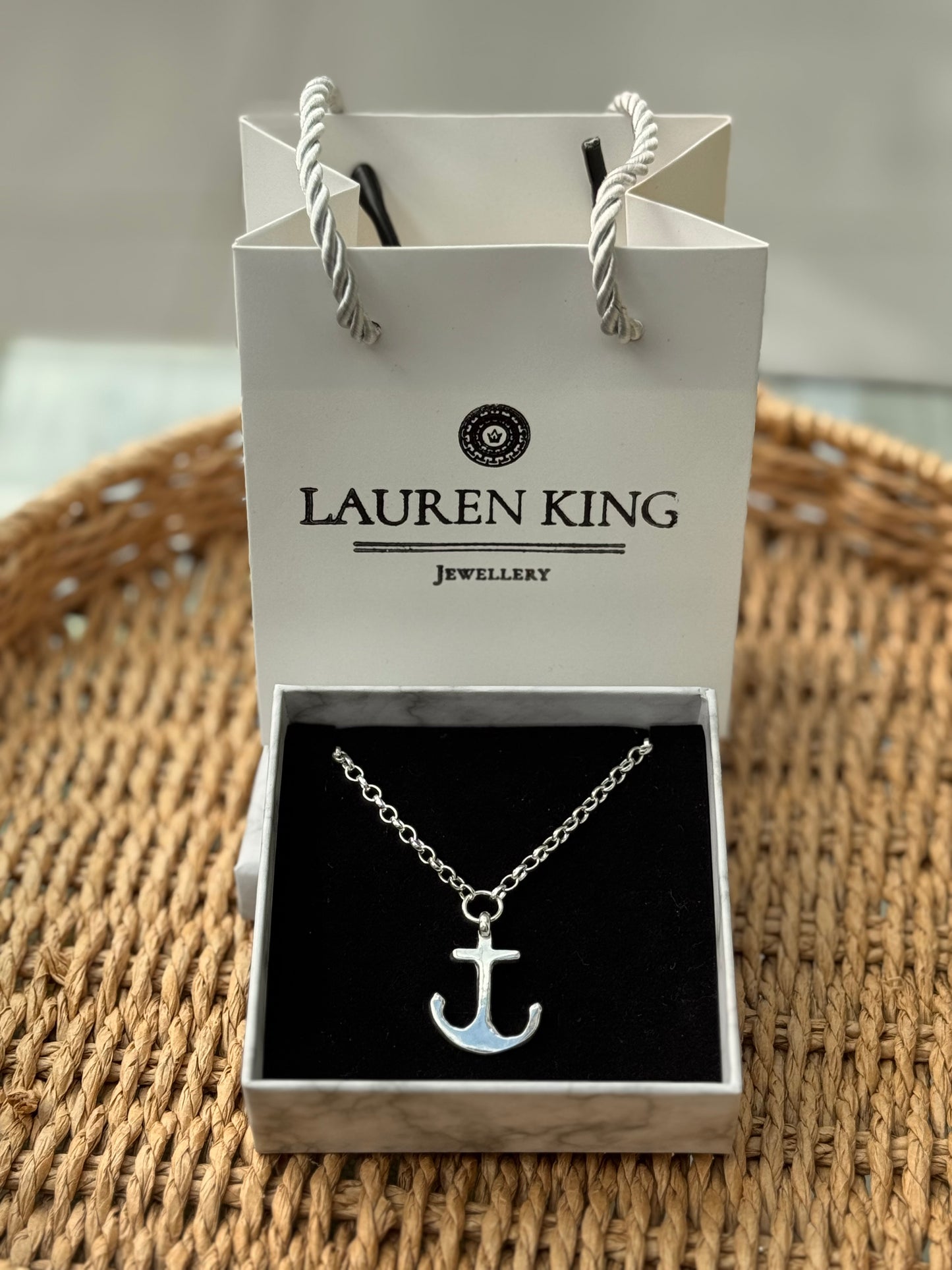 THE ANCHOR NECKLACE