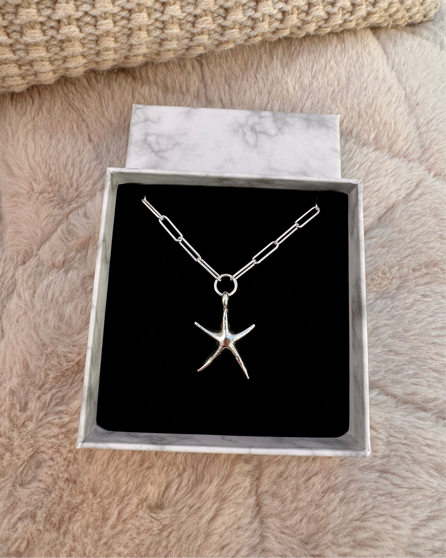 THE STARFISH TRACE CHAIN NECKLACE