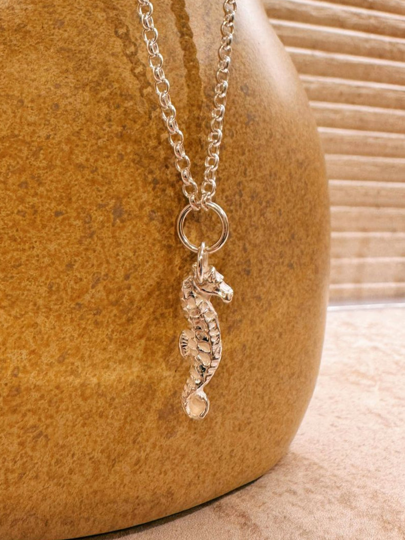 SEAHORSE BELCHER NECKLACE