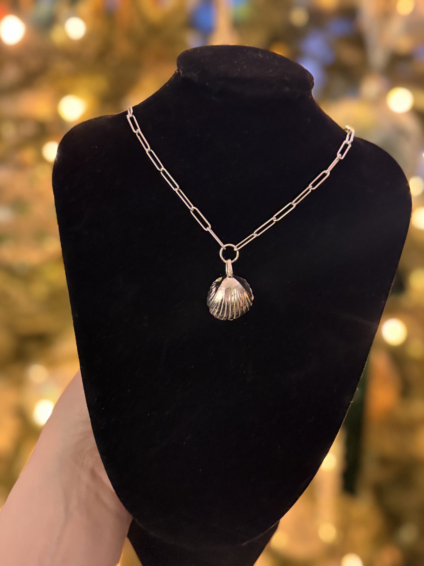 THE COCKLE SHELL NECKLACE