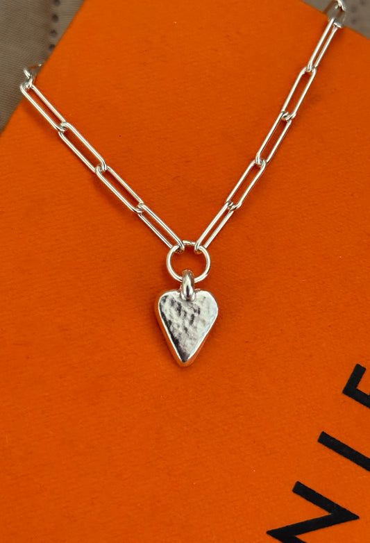 HEART TRACE CHAIN NECKLACE
