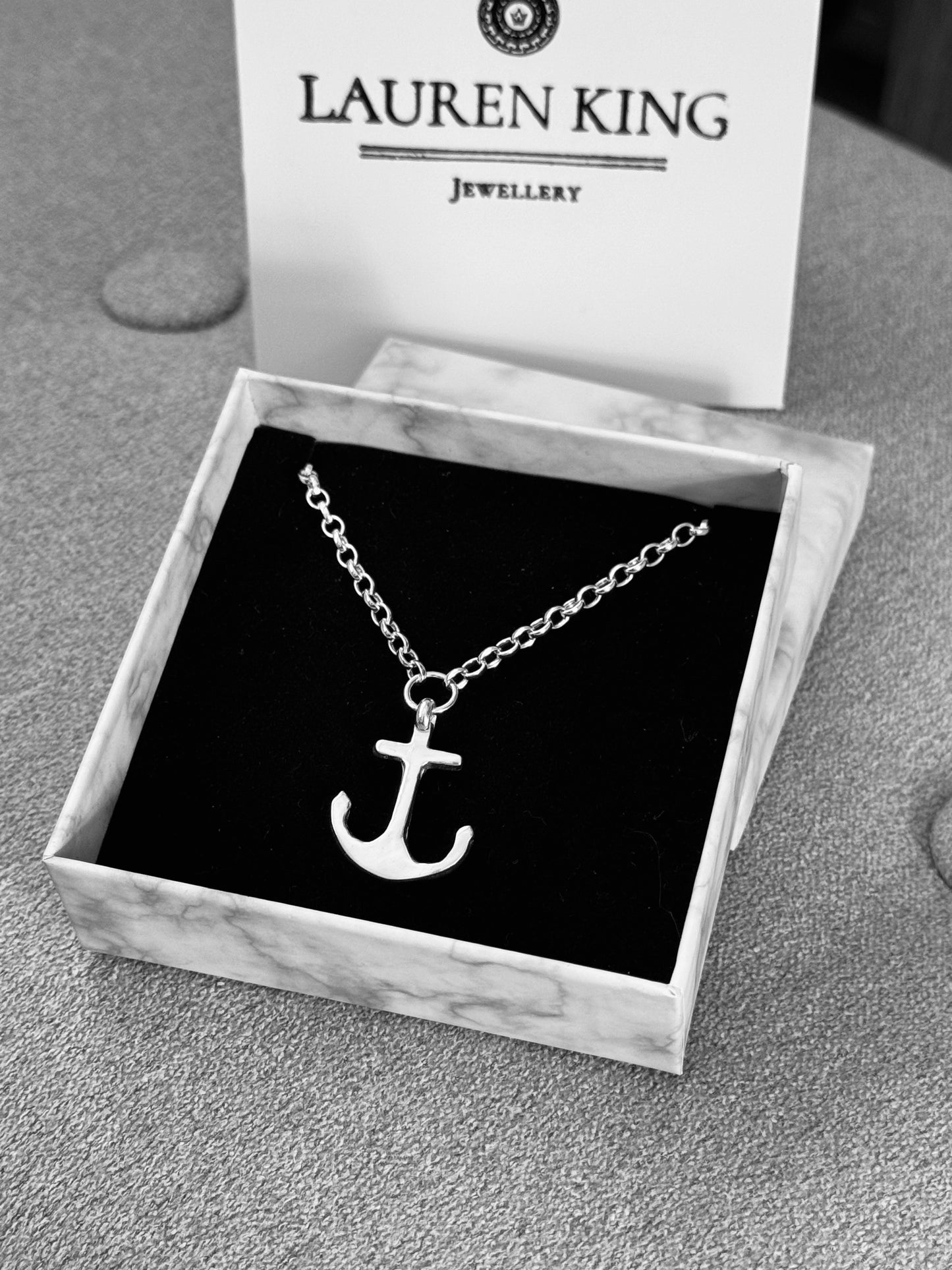 THE ANCHOR NECKLACE