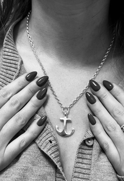 THE ANCHOR NECKLACE