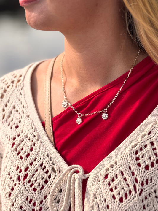 THE DAISY CHAIN NECKLACE