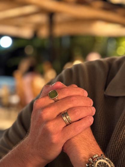 THE APEX SIGNET RING