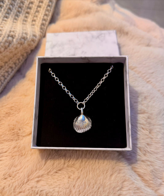 THE COCKLE SHELL NECKLACE